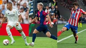 [亚冬会]中国单板滑雪大跳台及坡面障碍技巧队5日抵达运动员村.